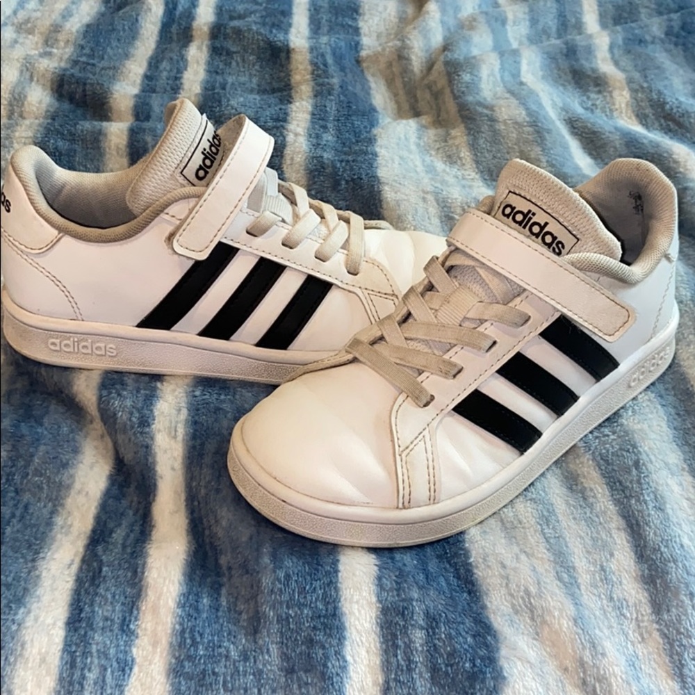 ADIDAS BOYS GRAND COURT SLIP ON SNEAKER